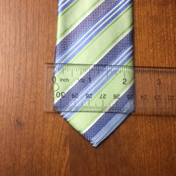 Green Silk Men’s Necktie - Picture 2 of 4